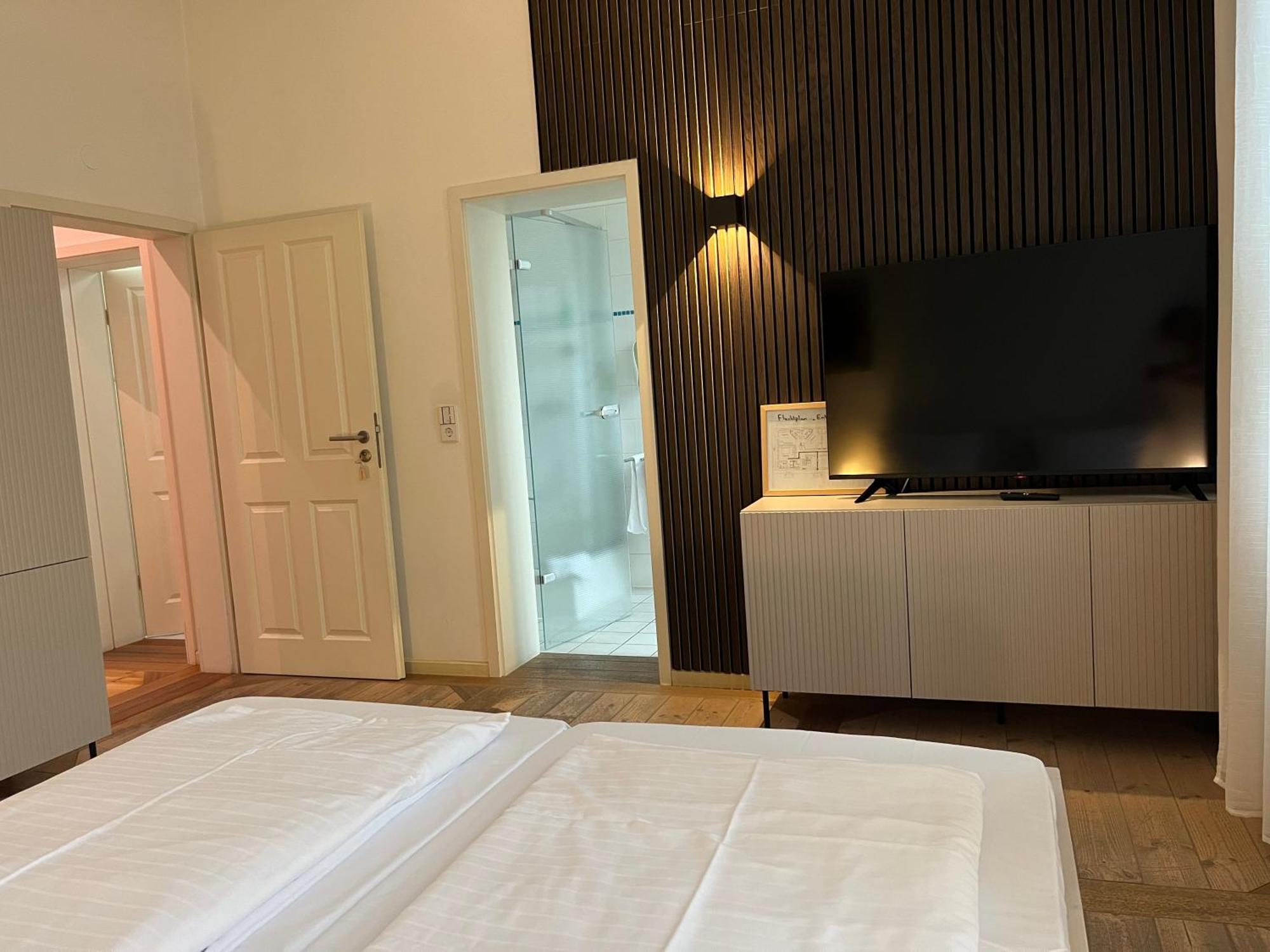 Gasthaus Loewenthor&Hotel Hahn Gondelsheim Zimmer foto